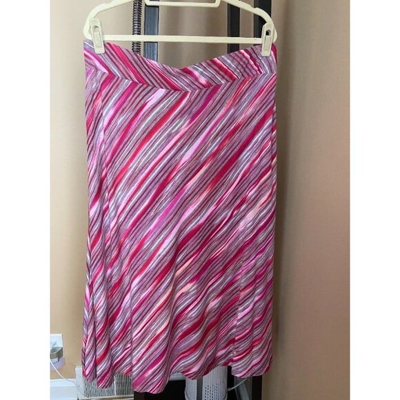 Basic Editions Patterned Skirt - Picture 3 of 3